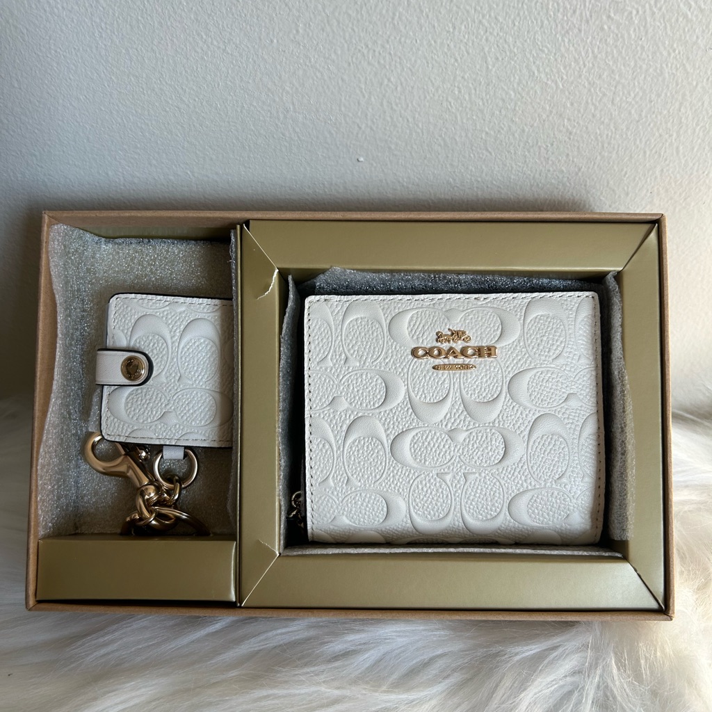 Coach Signature Leather Snap Wallet Keychain Set Chalk White New